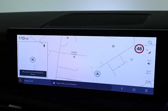 Hyundai SANTA FE 1.6 TGDi Plug-in Hybrid Premium 5dr 4WD Auto White