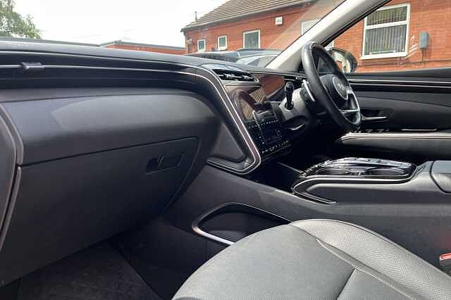 Hyundai TUCSON 1.6 T-GDi Plug-in Hybrid Ultimate 5dr 4WD Auto White