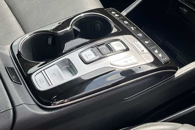 Hyundai TUCSON 1.6 T-GDi Plug-in Hybrid Ultimate 5dr 4WD Auto White