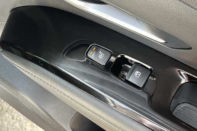 Hyundai TUCSON 1.6 T-GDi Plug-in Hybrid Ultimate 5dr 4WD Auto White