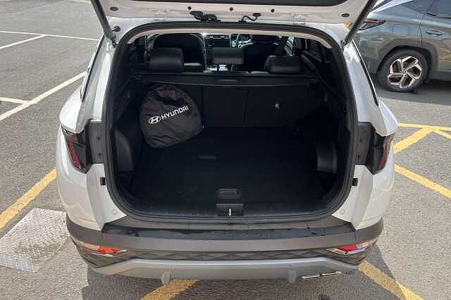 Hyundai TUCSON 1.6 T-GDi Plug-in Hybrid Ultimate 5dr 4WD Auto White