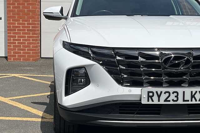 Hyundai TUCSON 1.6 T-GDi Plug-in Hybrid Ultimate 5dr 4WD Auto White