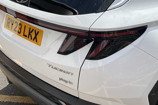Hyundai TUCSON 1.6 T-GDi Plug-in Hybrid Ultimate 5dr 4WD Auto White