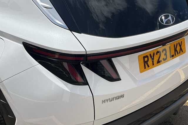 Hyundai TUCSON 1.6 T-GDi Plug-in Hybrid Ultimate 5dr 4WD Auto White