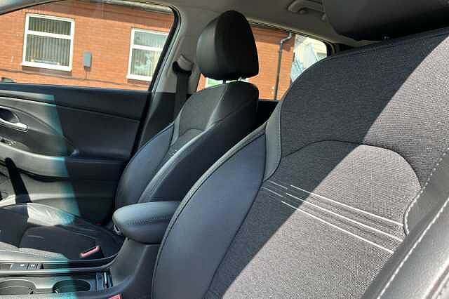 Hyundai i30 1.0 T-GDi Premium 5dr