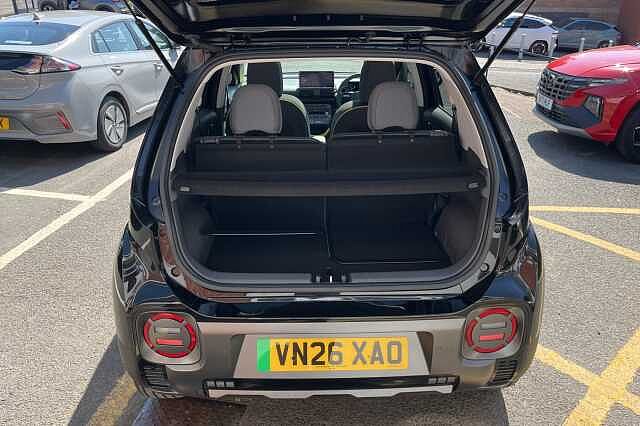 Hyundai INSTER Cross 49kWh 5dr Auto Black