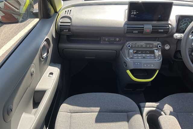 Hyundai INSTER Cross 49kWh 5dr Auto Black