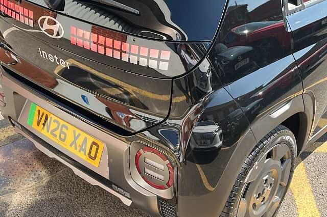 Hyundai INSTER Cross 49kWh 5dr Auto Black