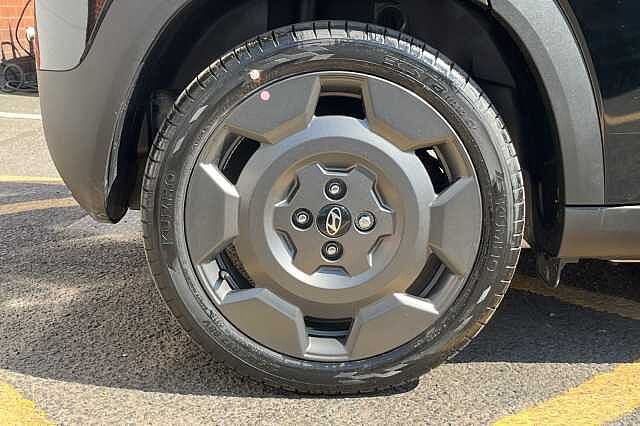 Hyundai INSTER Cross 49kWh 5dr Auto Black