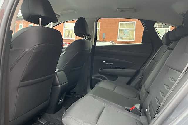 Hyundai TUCSON 1.6T Plug-in Hybrid Advance 5dr Auto Grey