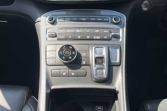 Hyundai SANTA FE 1.6 T-GDi Hybrid Premium 5dr 4WD Auto Green