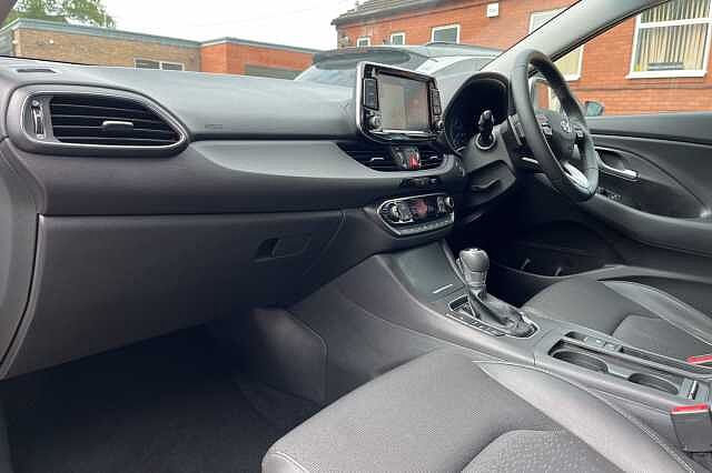 Hyundai I30 FASTBACK 1.4 T-GDI Premium 5dr DCT White
