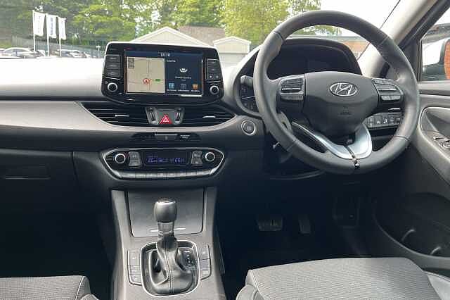 Hyundai I30 FASTBACK 1.4 T-GDI Premium 5dr DCT White