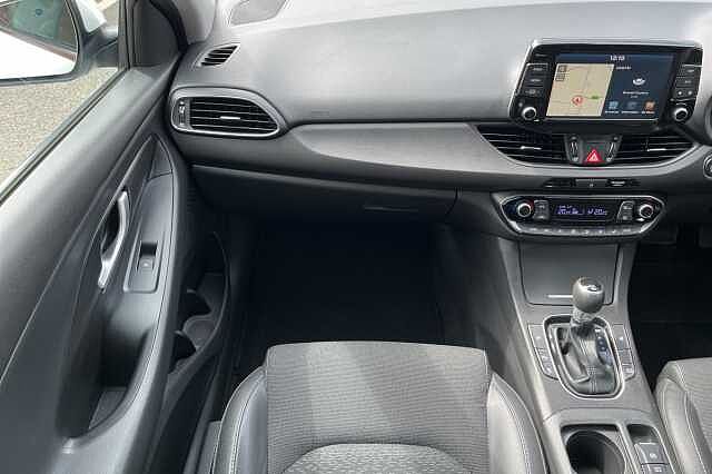 Hyundai I30 FASTBACK 1.4 T-GDI Premium 5dr DCT White