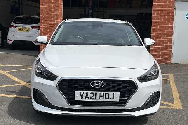 Hyundai I30 FASTBACK 1.4 T-GDI Premium 5dr DCT White