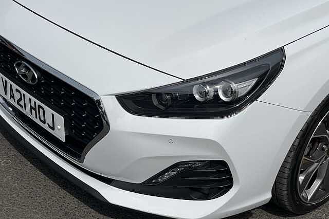 Hyundai I30 FASTBACK 1.4 T-GDI Premium 5dr DCT White