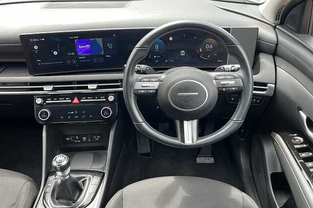 Hyundai TUCSON 1.6T Advance 5dr White