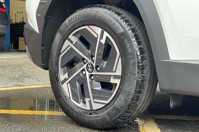 Hyundai TUCSON 1.6T Advance 5dr White