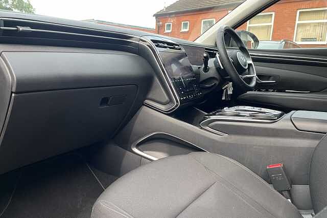 Hyundai TUCSON 1.6 T-GDi Hybrid 230ps SE Connect 5dr 2WD Auto Red