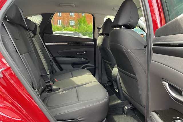 Hyundai TUCSON 1.6 T-GDi Hybrid 230ps SE Connect 5dr 2WD Auto Red