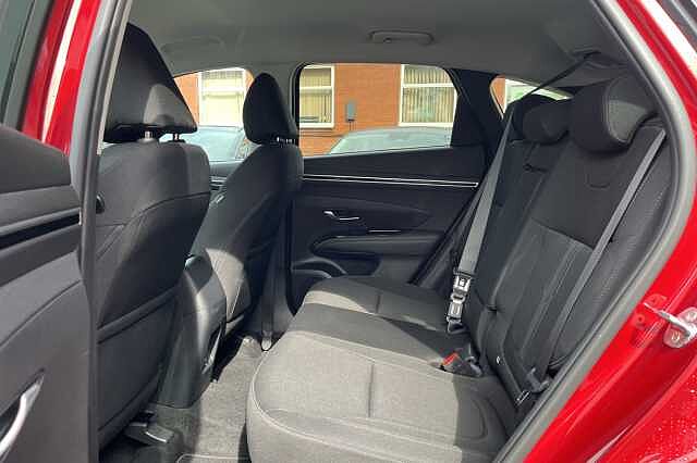 Hyundai TUCSON 1.6 T-GDi Hybrid 230ps SE Connect 5dr 2WD Auto Red