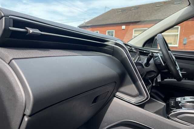 Hyundai TUCSON 1.6 T-GDi Hybrid 230ps SE Connect 5dr 2WD Auto Red