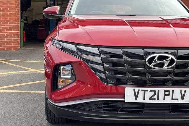 Hyundai TUCSON 1.6 T-GDi Hybrid 230ps SE Connect 5dr 2WD Auto Red