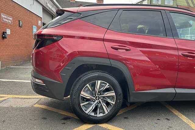 Hyundai TUCSON 1.6 T-GDi Hybrid 230ps SE Connect 5dr 2WD Auto Red