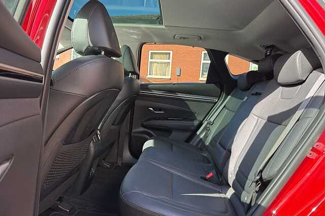 Hyundai TUCSON 1.6 T-GDi Plug-in Hybrid Ultimate 5dr 4WD Auto Red