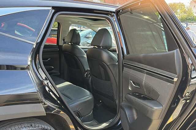 Hyundai TUCSON 1.6 T-GDi Hybrid 230ps Ultimate 5dr 2WD Auto Black
