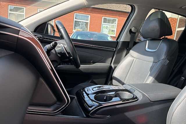 Hyundai TUCSON 1.6 T-GDi Hybrid 230ps Ultimate 5dr 2WD Auto Black