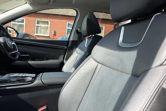 Hyundai TUCSON 1.6 T-GDi Hybrid 230ps Ultimate 5dr 2WD Auto Black