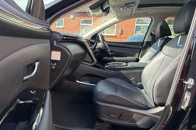 Hyundai TUCSON 1.6 T-GDi Hybrid 230ps Ultimate 5dr 2WD Auto Black