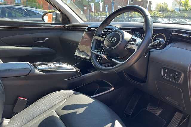 Hyundai TUCSON 1.6 T-GDi Plug-in Hybrid Ultimate 5dr 4WD Auto Red