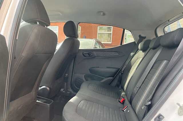 Hyundai i10 1.0 MPi Premium 5dr