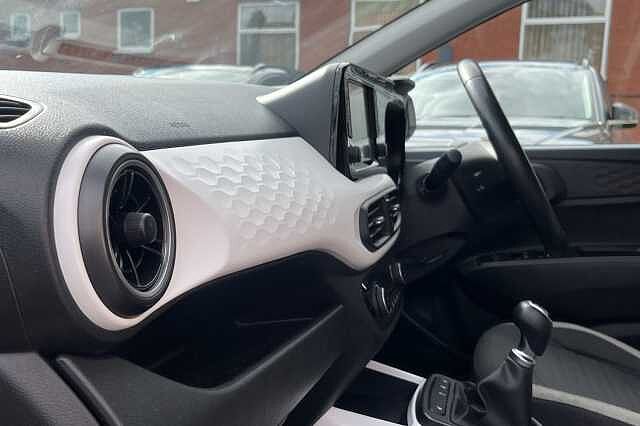 Hyundai i10 1.0 MPi Premium 5dr