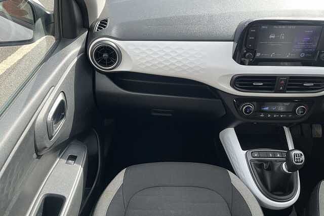 Hyundai i10 1.0 MPi Premium 5dr