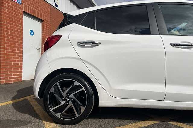Hyundai i10 1.0 MPi Premium 5dr