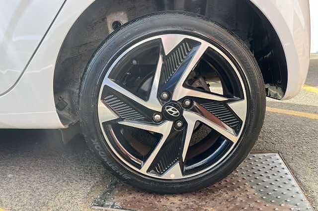 Hyundai i10 1.0 MPi Premium 5dr