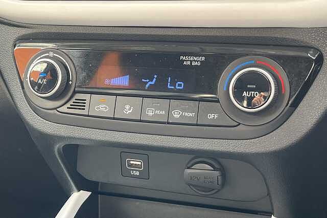Hyundai i10 1.0 MPi Premium 5dr