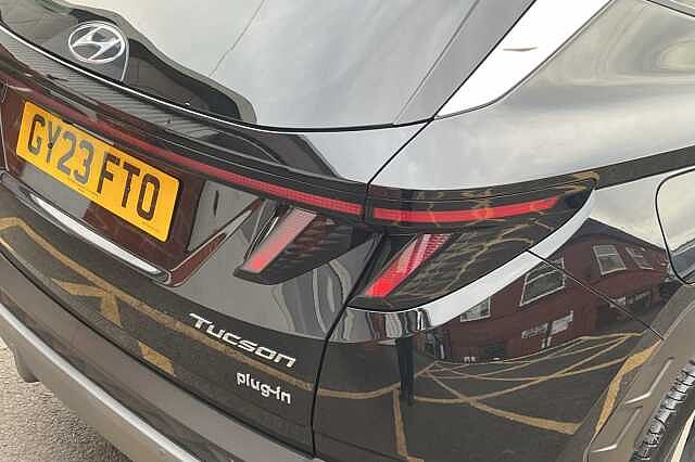 Hyundai TUCSON 1.6 T-GDi Plug-in Hybrid Premium 5dr 4WD Auto Black
