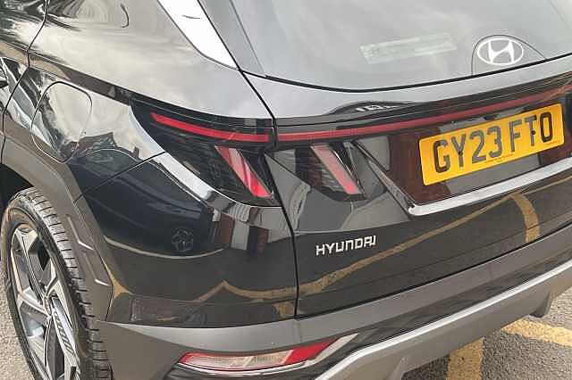 Hyundai TUCSON 1.6 T-GDi Plug-in Hybrid Premium 5dr 4WD Auto Black