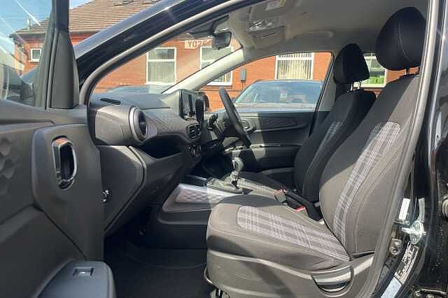Hyundai i10 1.2 Premium 5dr Auto [Nav]
