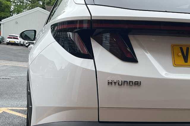 Hyundai TUCSON 1.6 T-GDi 48Volt MHEV Ultimate 5dr 2WD DCT White