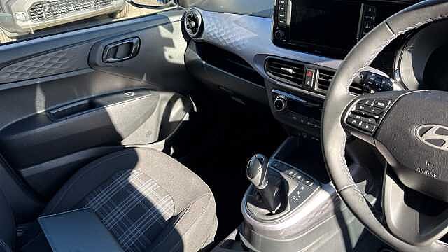 Hyundai I10 1.2 [79] Premium 5dr Auto [Nav] Petrol Hatchback Blue