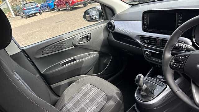 Hyundai i10 1.2 [79] Premium 5dr Auto [Nav] Petrol Hatchback
