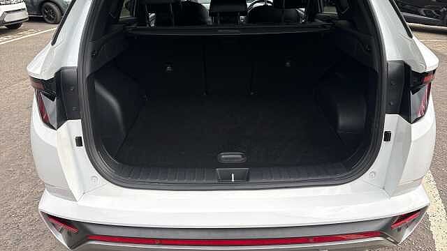 Hyundai TUCSON 1.6 TGDi Plug-in Hybrid N Line 5dr 4WD Auto Estate White