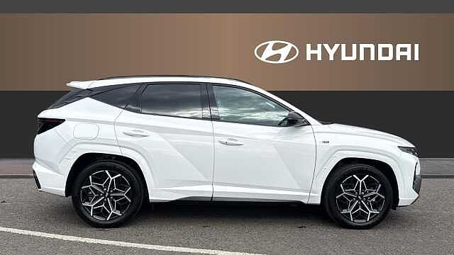 Hyundai TUCSON 1.6 TGDi Plug-in Hybrid N Line 5dr 4WD Auto Estate White