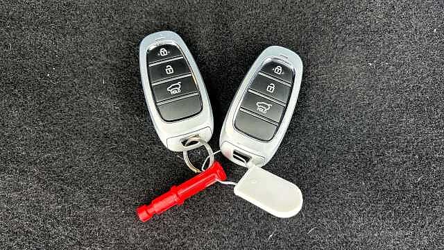 Hyundai TUCSON 1.6 TGDi Premium 5dr 2WD Petrol Estate Red