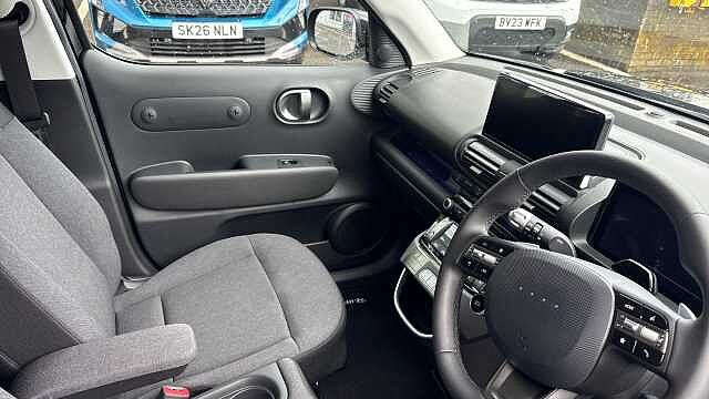 Hyundai INSTER 85kW 02 49kWh 5dr Auto Electric Hatchback Abyss Black - Pearl